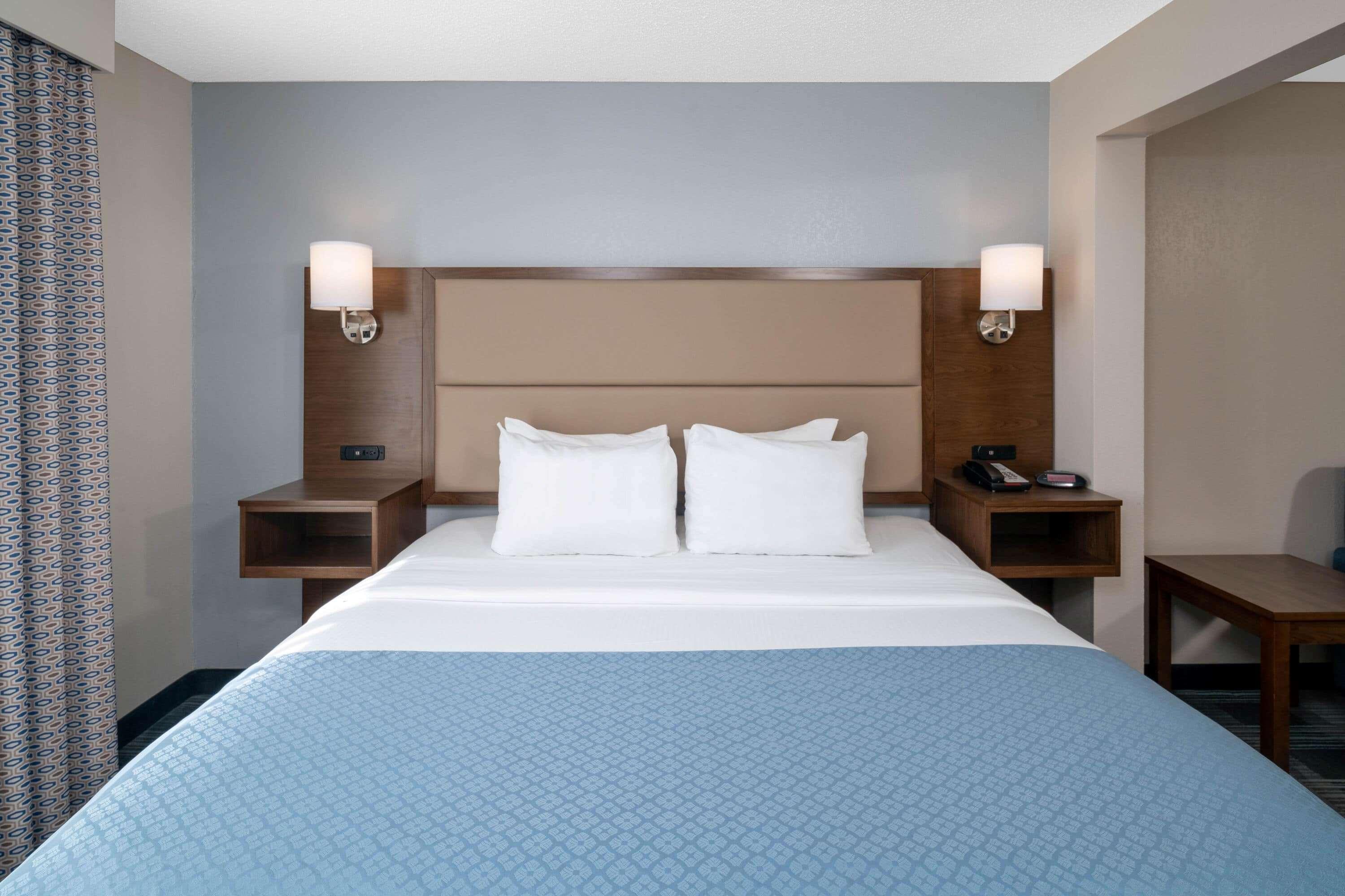 Express & - - I-65 By Ihg 3*